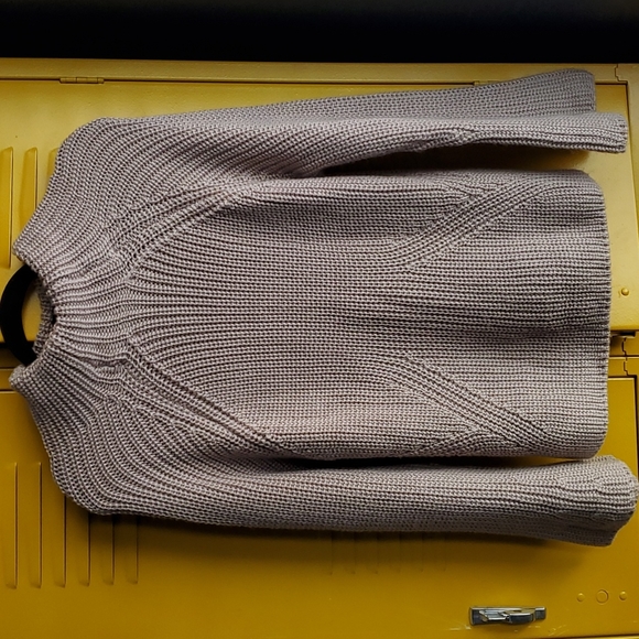 Harper Lane mock turtleneck bell sleeve sweater - Picture 4 of 6